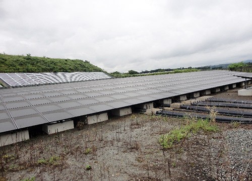 图1：甲府市下向山町的“米仓山光伏电站”